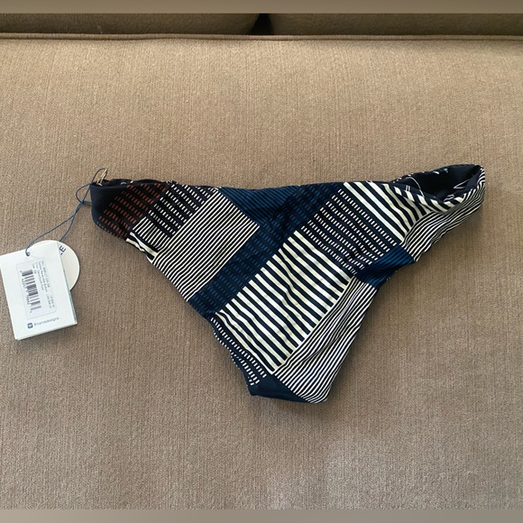 NWT Carve Designs Sanitas Reversible Swim Bottom- black floral, geo print Small - Picture 7 of 9